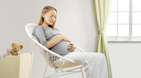 LIVOPAN, obstetrics, pregnant woman in chair, for web use